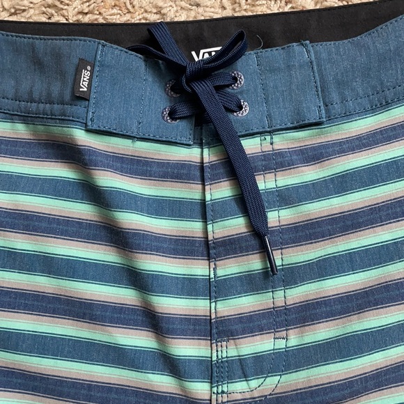 Vans men’s shorts striped 4 way stretch - Picture 4 of 11